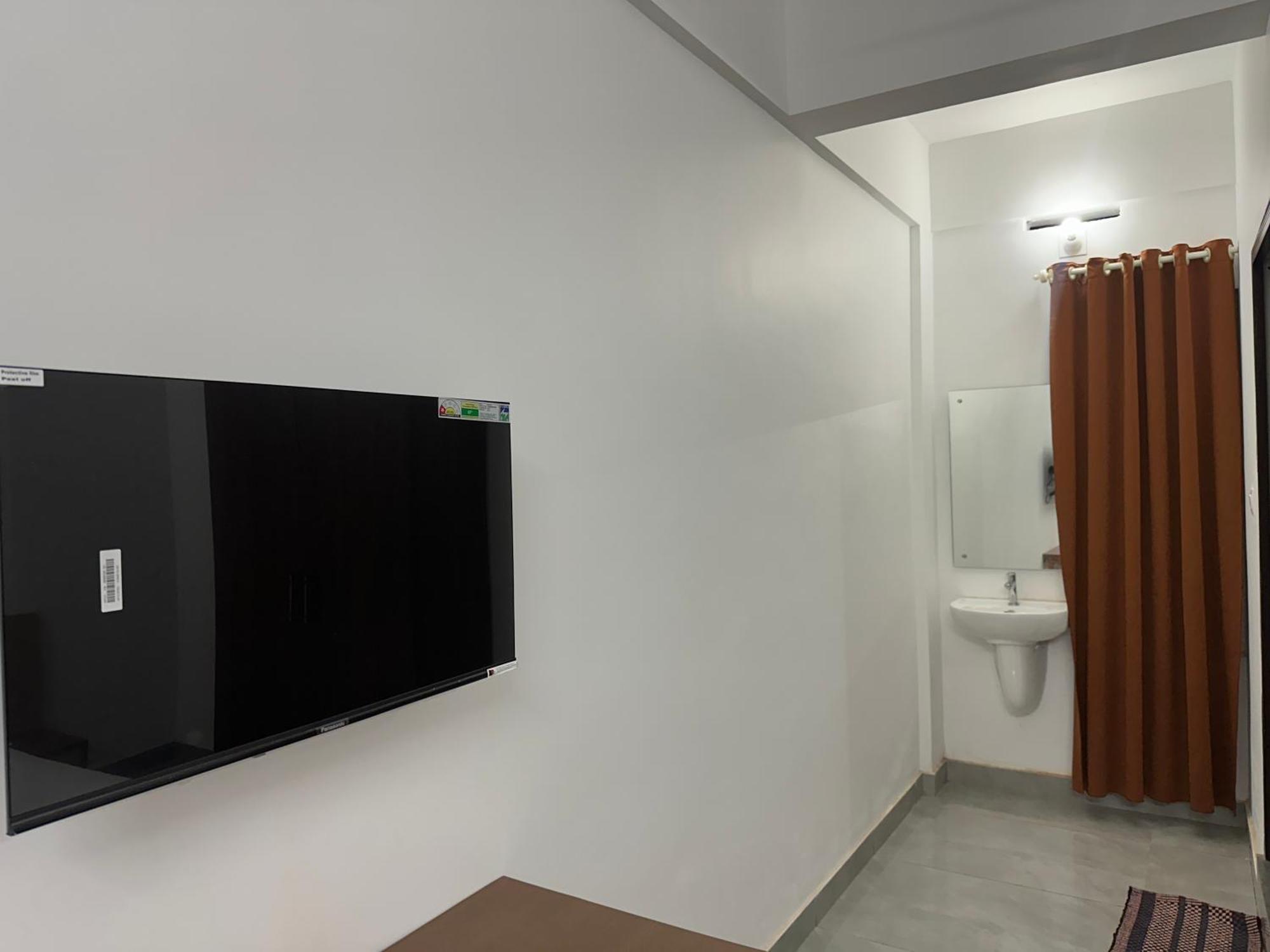 Jayalakshmi Residency Otel Vaduvanchal Dış mekan fotoğraf