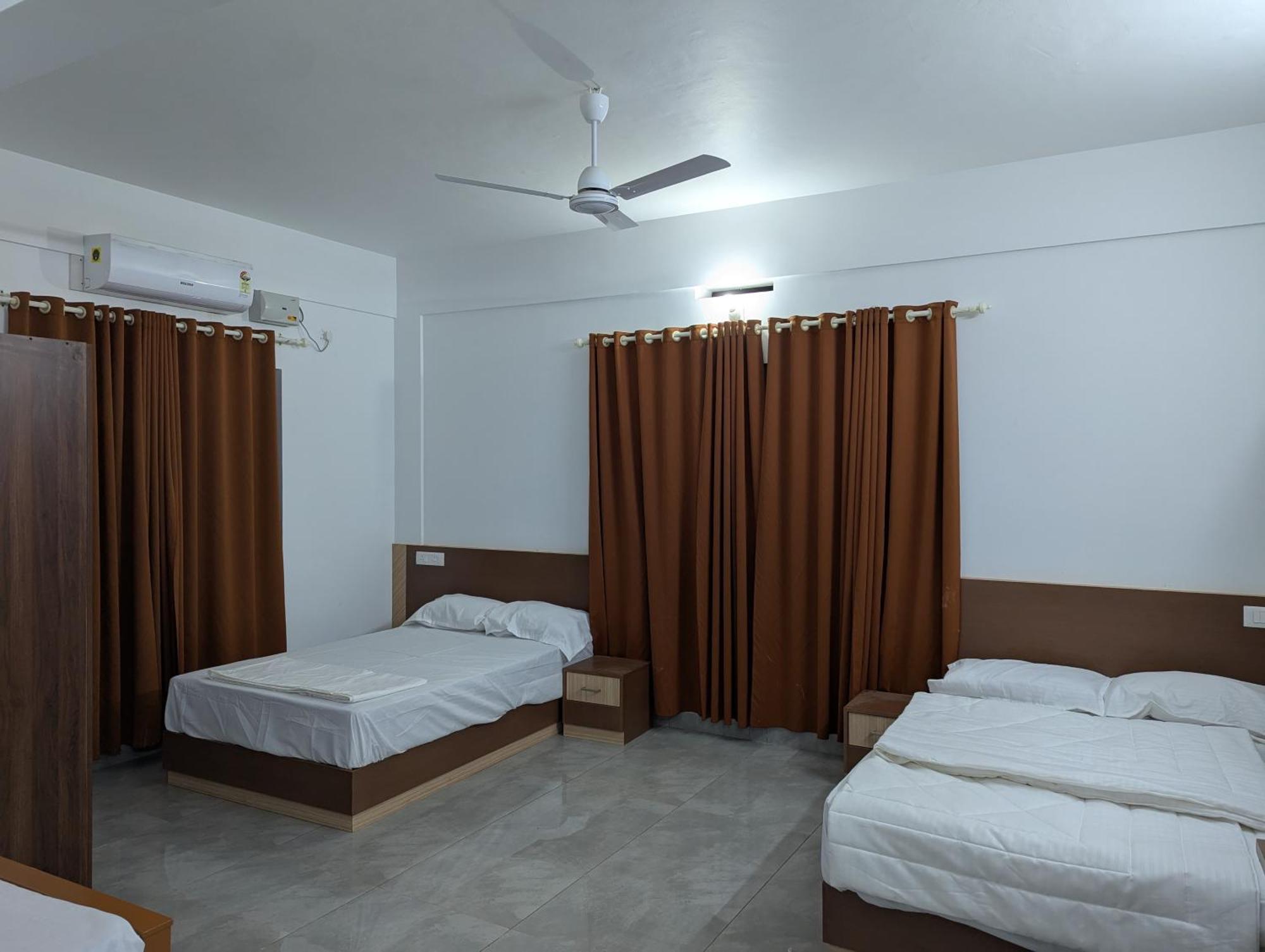 Jayalakshmi Residency Otel Vaduvanchal Dış mekan fotoğraf